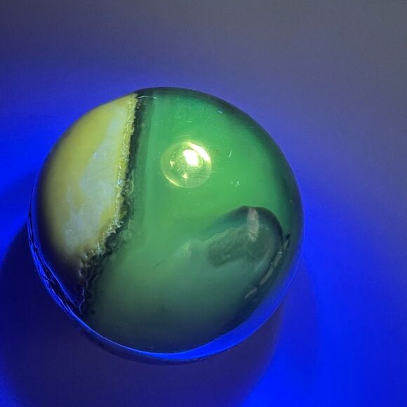 Volcano Agate Sphere UV Reactive (#4) - Picture 4 of 16